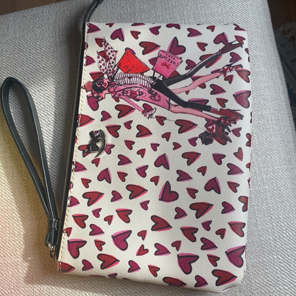 izak New York wristlet